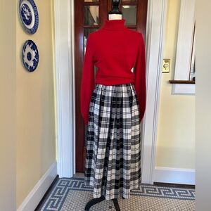 Lands’ End | 100% Wool Black & White Plaid Pleated Midi Skirt, Size 10 (Vintage)